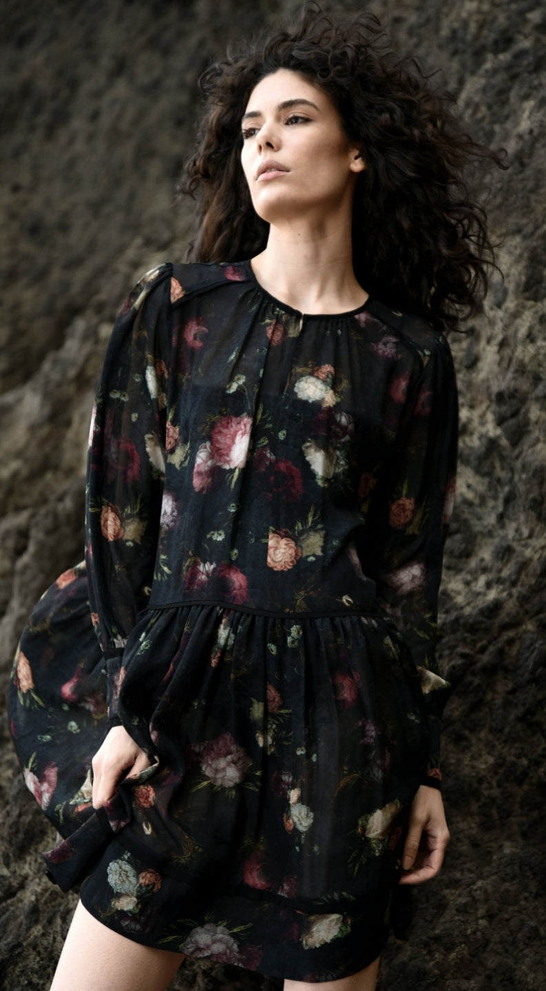 Curate always the oppor- tunic (black floral)