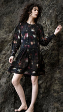 Load image into Gallery viewer, Curate always the oppor- tunic (black floral)